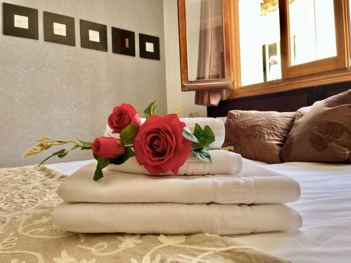 Hostal Nomadas By Gloove ビジャルバ・デ・ラ・シエラ エクステリア 写真