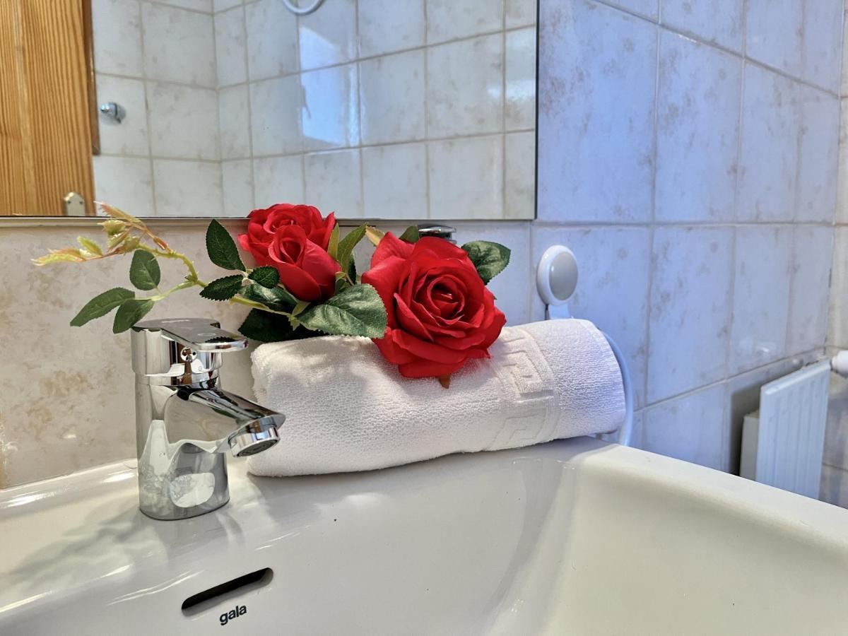 Hostal Nomadas By Gloove ビジャルバ・デ・ラ・シエラ エクステリア 写真