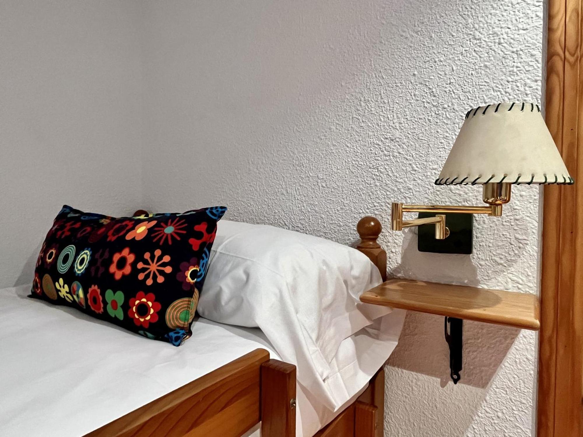 Hostal Nomadas By Gloove ビジャルバ・デ・ラ・シエラ エクステリア 写真