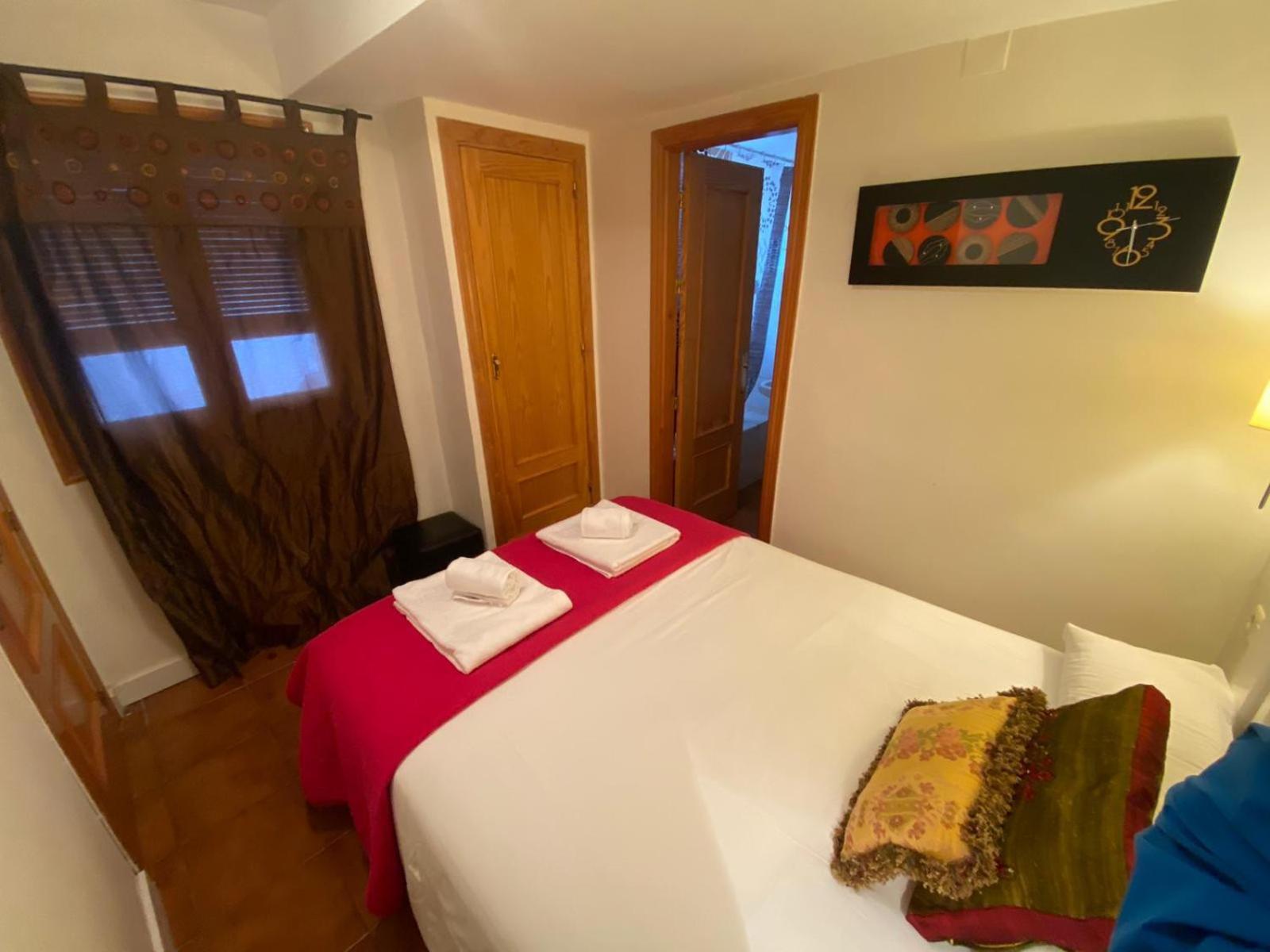 Hostal Nomadas By Gloove ビジャルバ・デ・ラ・シエラ エクステリア 写真